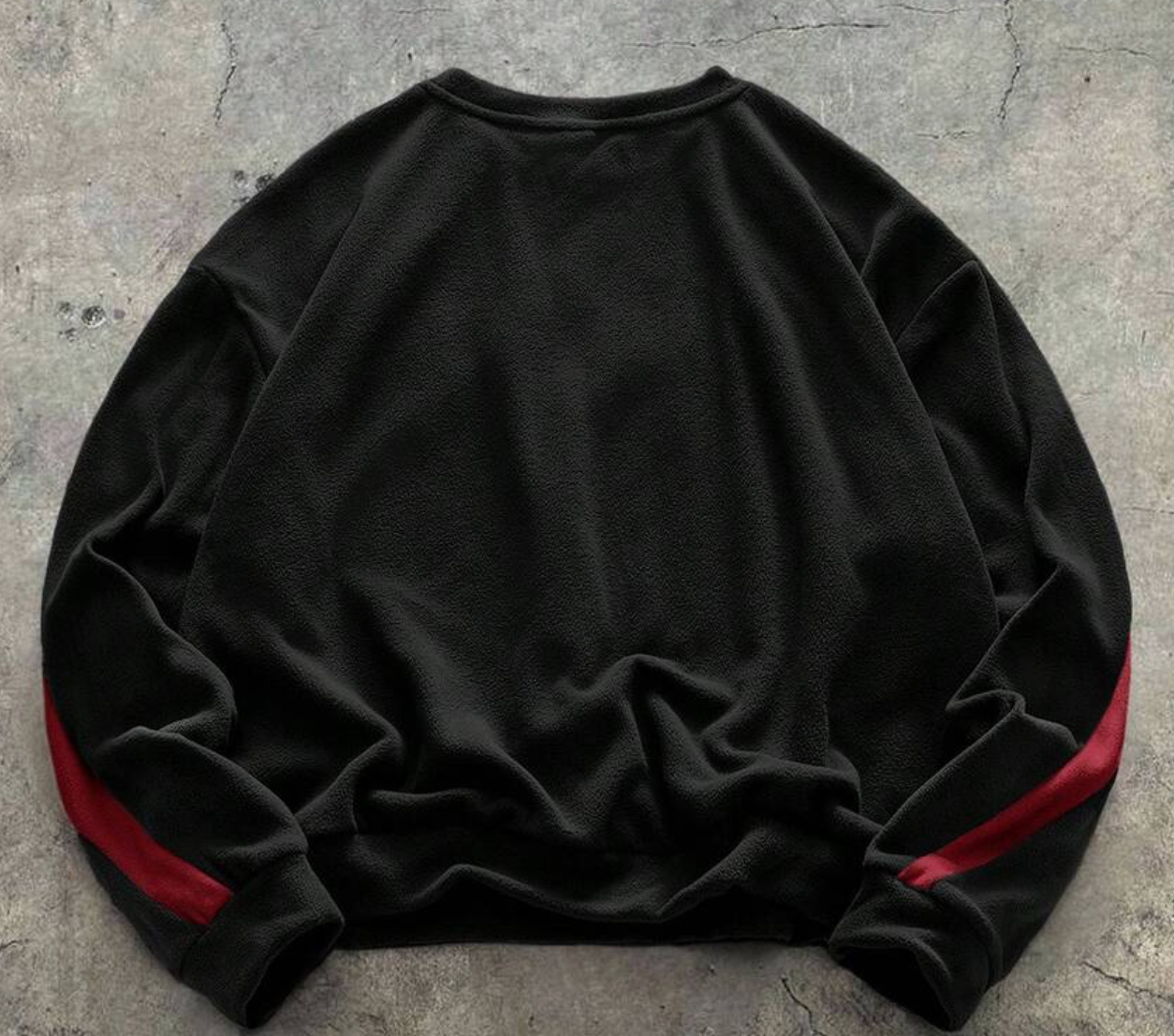 Knitted sweatshirt - Black and red
